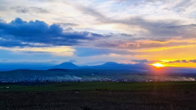 Zachód słońca nad Noratus